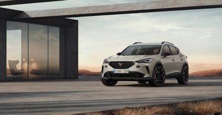 Cupra Formentor VZ5 wchodzi na rynek z pięcioma cylindrami. Dzisiaj jednak takie też robią