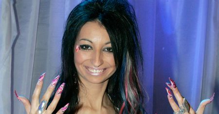 Jola Rutowicz powraca i rozpływa się nad życiem u boku ukochanego: "Teraz przytulam przystojnego biznesmena i piję szampana na JACHCIE"