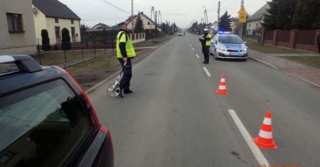 Dramat na Śląsku. 9-latek wbiegł pod nadjeżdżający samochód