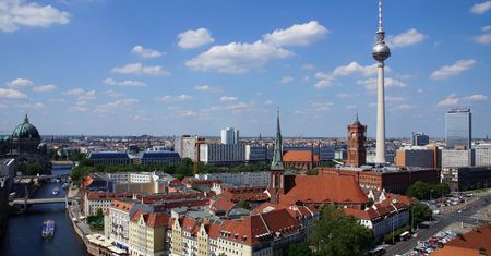 Ponad 7 tys. zł na rękę. Polacy chcą wyjeżdżać