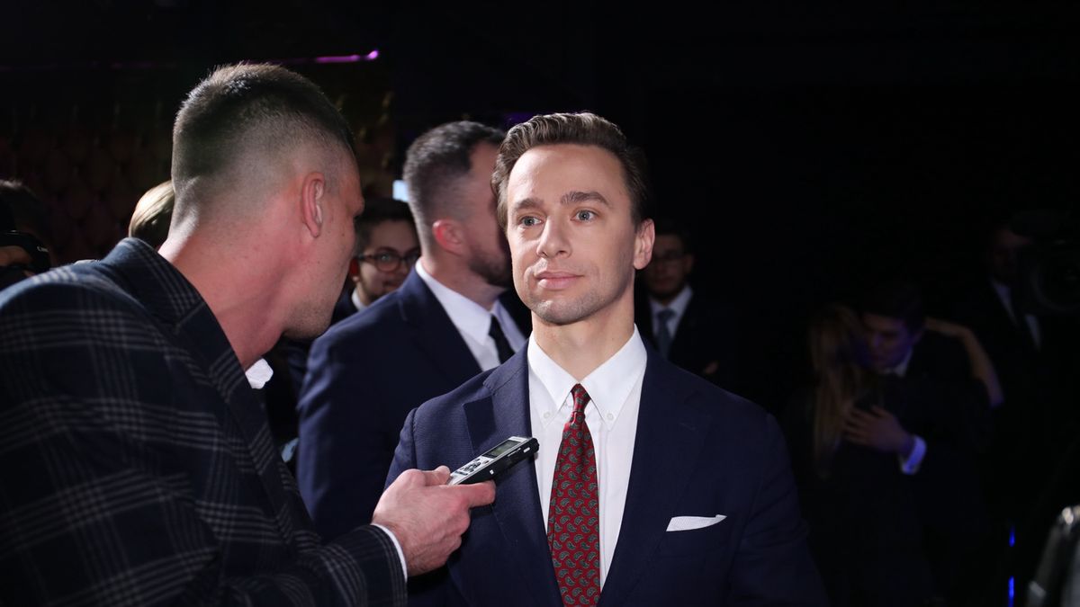 Krzysztof Bosak podczas wieczoru wyborczego Konfederacji