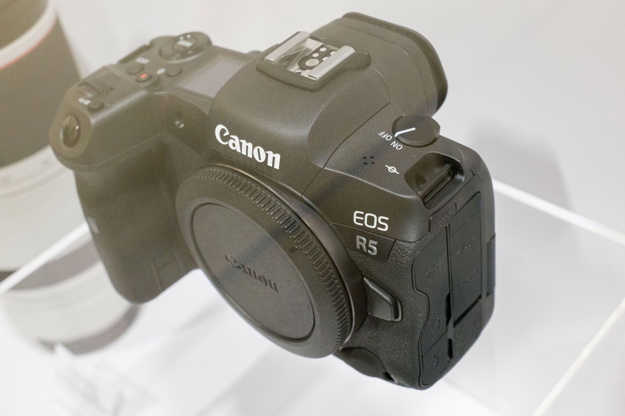 Canon EOS R5 pokazany na targach WPPI. Może pojawić się w tym roku 2