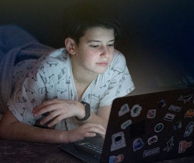 Bezpieczne dzieci w sieci. Jak zadbać o pociechę przed komputerem?