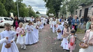 Boże Ciało. Wierni w uroczystych procesjach przeszli ulicami Suwałk