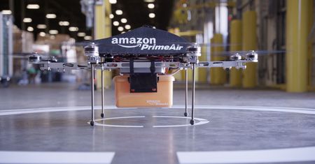 Amazon Prime Air, czyli jak w przyszłości paczki dostarczą nam drony