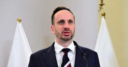 Kowalski wymyślił, Czarnek przyklasnął. Niemcy wściekli na PiS