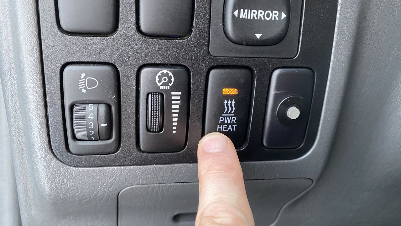 Przycisk PWR Heat najczęściej występuje w autach Toyoty