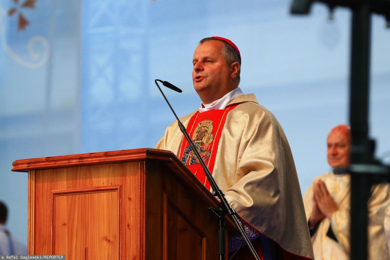 Naprawdę to powiedział. Słowa biskupa o związkach homoseksualnych zadziwiają