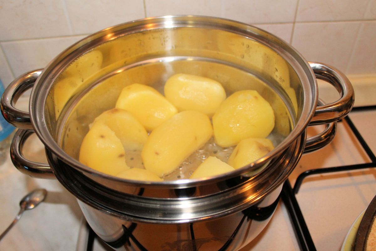 Woda po gotowaniu ziemniaków pomoże na wiele dolegliwości