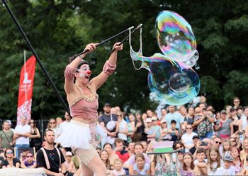 Lublin: Carnaval Sztukmistrzów 2025. Magia, cyrk i tysiące uśmiechów w centrum miasta