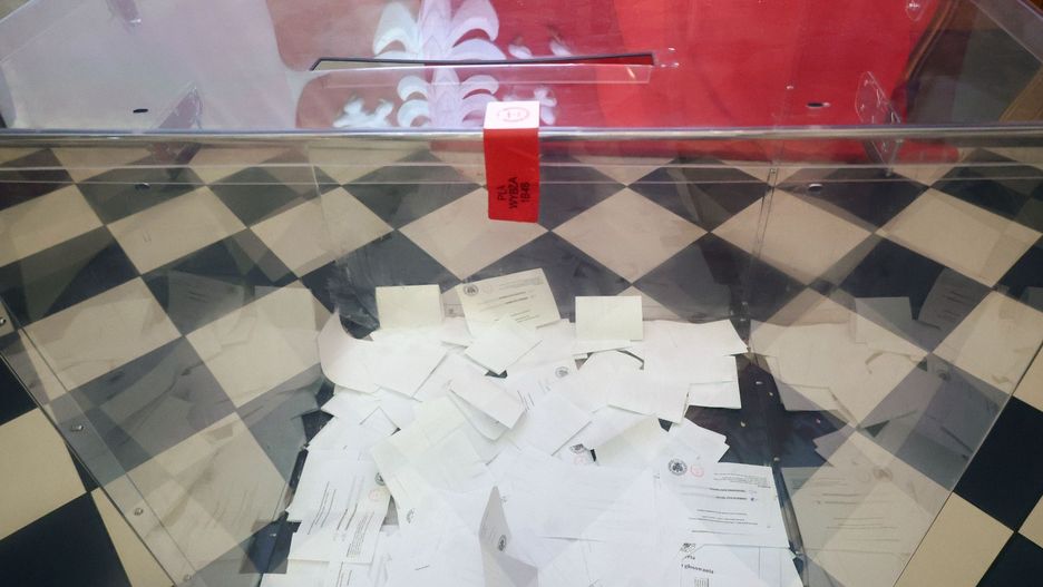 Sąd Najwyższy dopuścił ponowne przeliczenie głosów w 12 obwodowych komisjach.