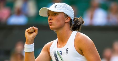 Iga Świątek nie musi obawiać się o finanse. Tenisistka już zarobiła FORTUNĘ za grę na Wimbledonie. Kwota robi wrażenie...