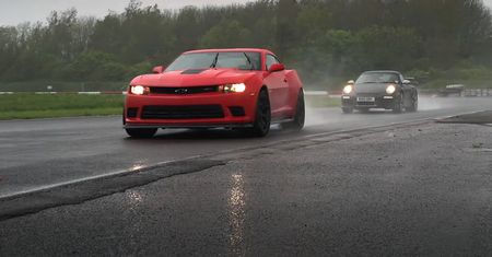 Chevrolet Camaro Z28 vs. Porsche 997 GT3 RS
