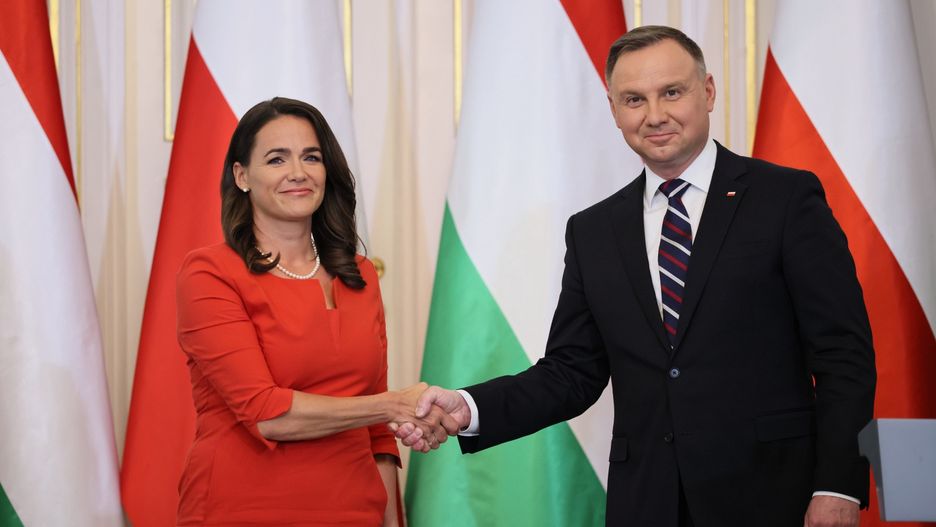 Prezydent Andrzej Duda i prezydent Węgier Katalin Novak podczas konferencji prasowej po spotkaniu w Belwederze w Warszawie