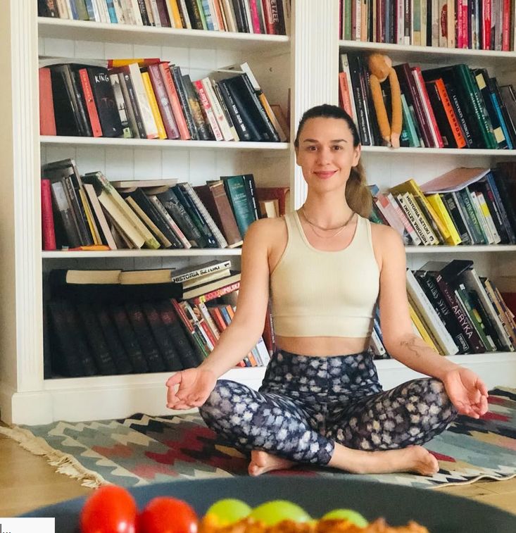 Książki to nieodłączny element domu Łukasza Nowickiego