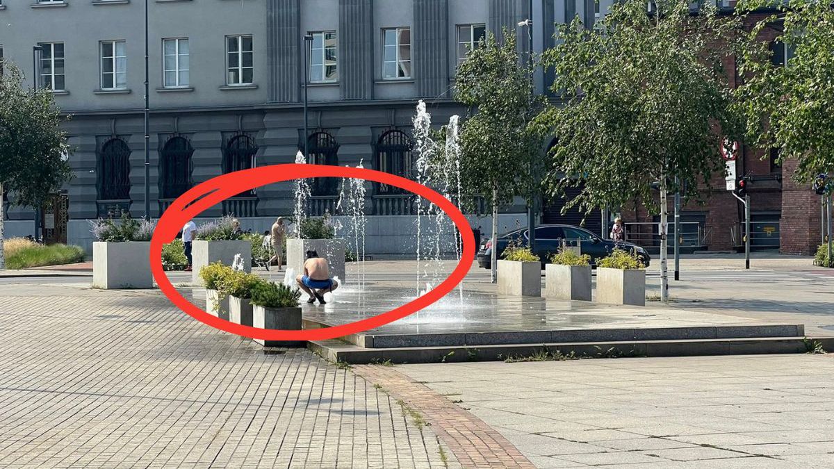 Pranie w fontannie w Katowicach wywołało falę komentarzy
