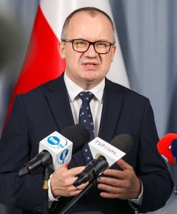 Wyłamał szlaban i uderzył w sąd. Jest komentarz Bodnara