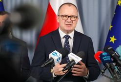 Wyłamał szlaban i uderzył w sąd. Jest komentarz Bodnara