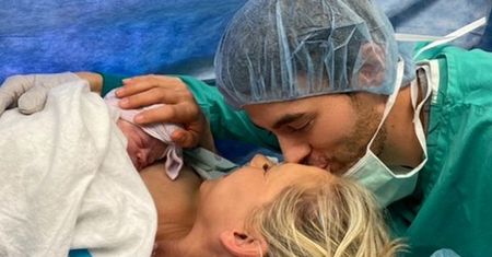 Enrique Iglesias i Anna Kournikova chwalą się SESJĄ Z PORODÓWKI! (FOTO)