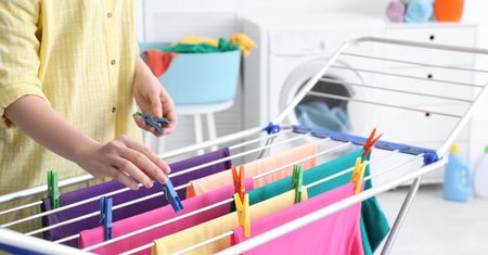 Japończycy wiedzą, jak suszyć pranie. Prosta metoda podbija świat