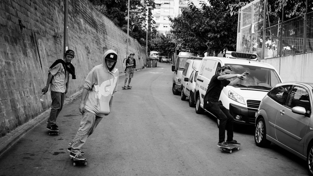 Miłosz Rebeś znalazł miejsce w fotografii, gdzie minimalizm spotyka się z miłością do deskorolki 1