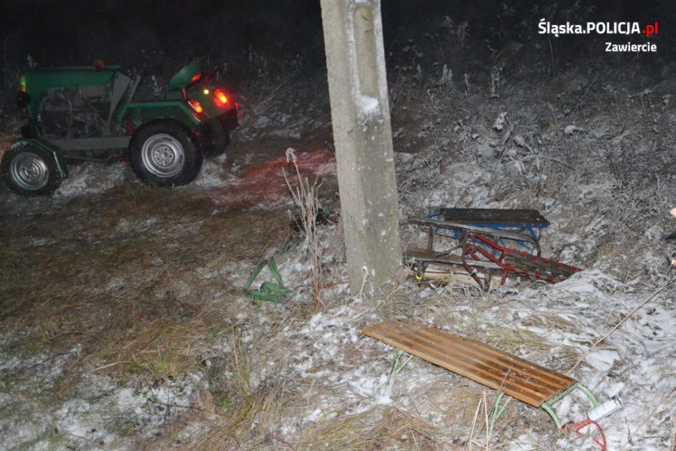 Zawiercie. Traktorem ciągnął sanki. O mało nie doszło do tragedii