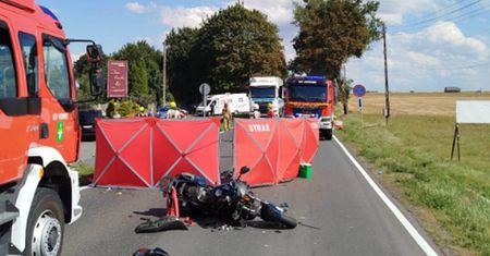 Śmiertelny wypadek. Nie żyje motocyklista. Para wracała z wakacji