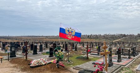 "Czarne wdowy" grasują w Rosji. Polują na rekrutów ruszających na front