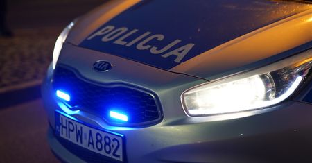 Zwłoki zawinięte w dywan wypadły z poddasza przy rozbiórce budynku!