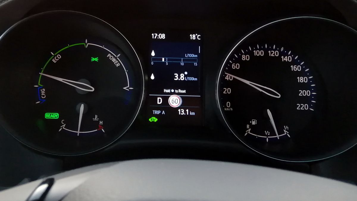 Hybrydy coraz częściej wybierane są przez taksówkarzy. Wskazanie komputera pokładowego pokazuje dlaczego.