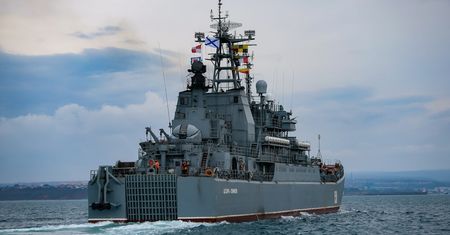 Ruch Rosji w pobliżu Krymu. Flotylla Kaspijska dotarła do celu