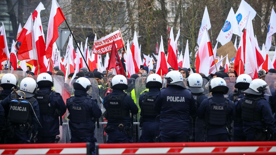 Protestujący w Warszawie rolnicy starli się z policją