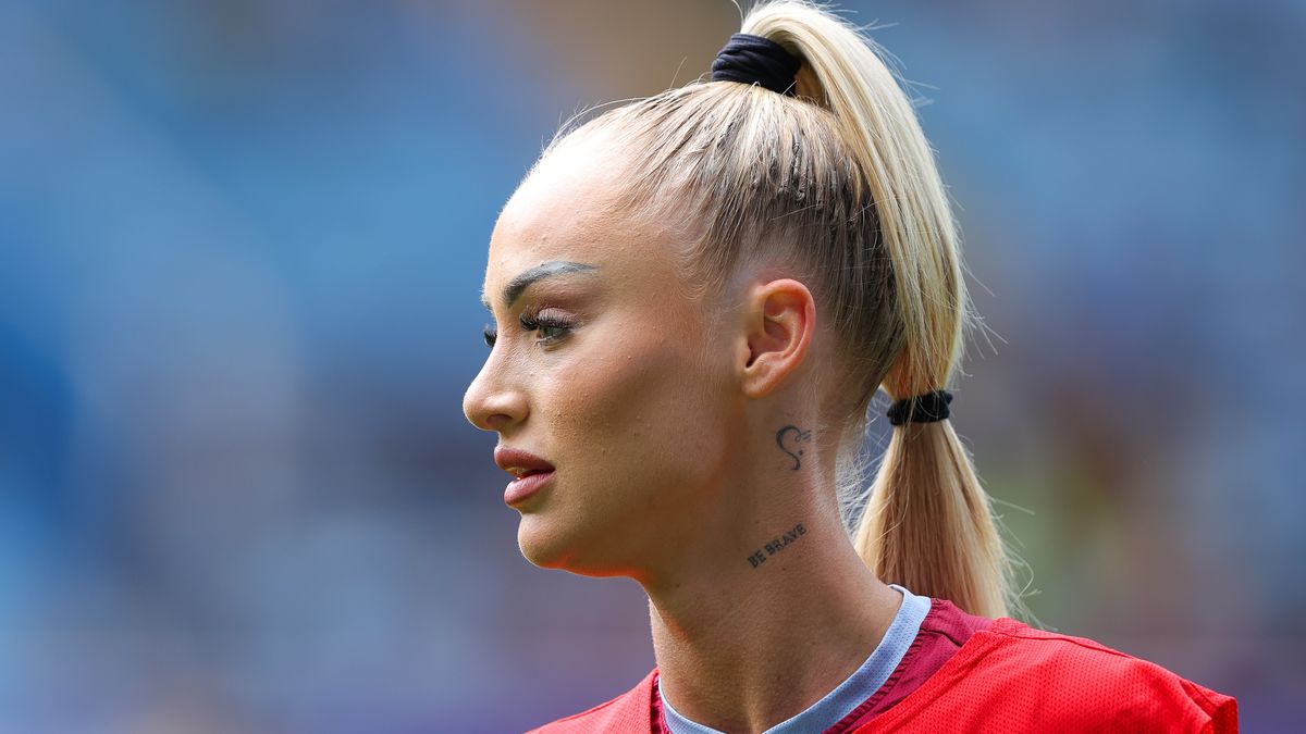 BIRMINGHAM, ENGLAND - MAY 18: Alisha Lehmann of Aston Villa during the Barclays Women´s Super League match between Aston Villa and Manchester City at Villa Park on May 18, 2024 in Birmingham, England. (Photo by James Gill - Danehouse/Getty Images)
