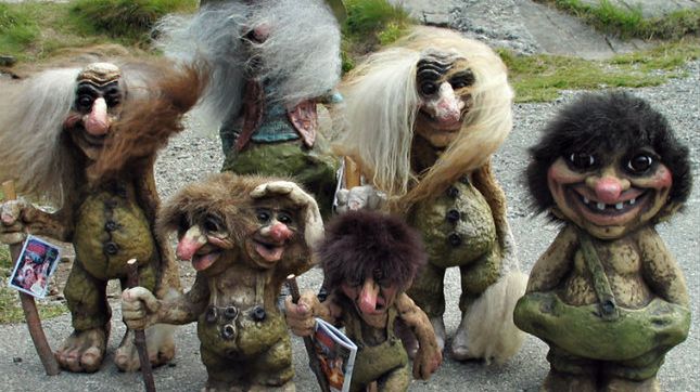 12-godzinne zmiany i tysiące komentarzy dziennie. Jak działają zawodowi rosyjscy trolle? 1