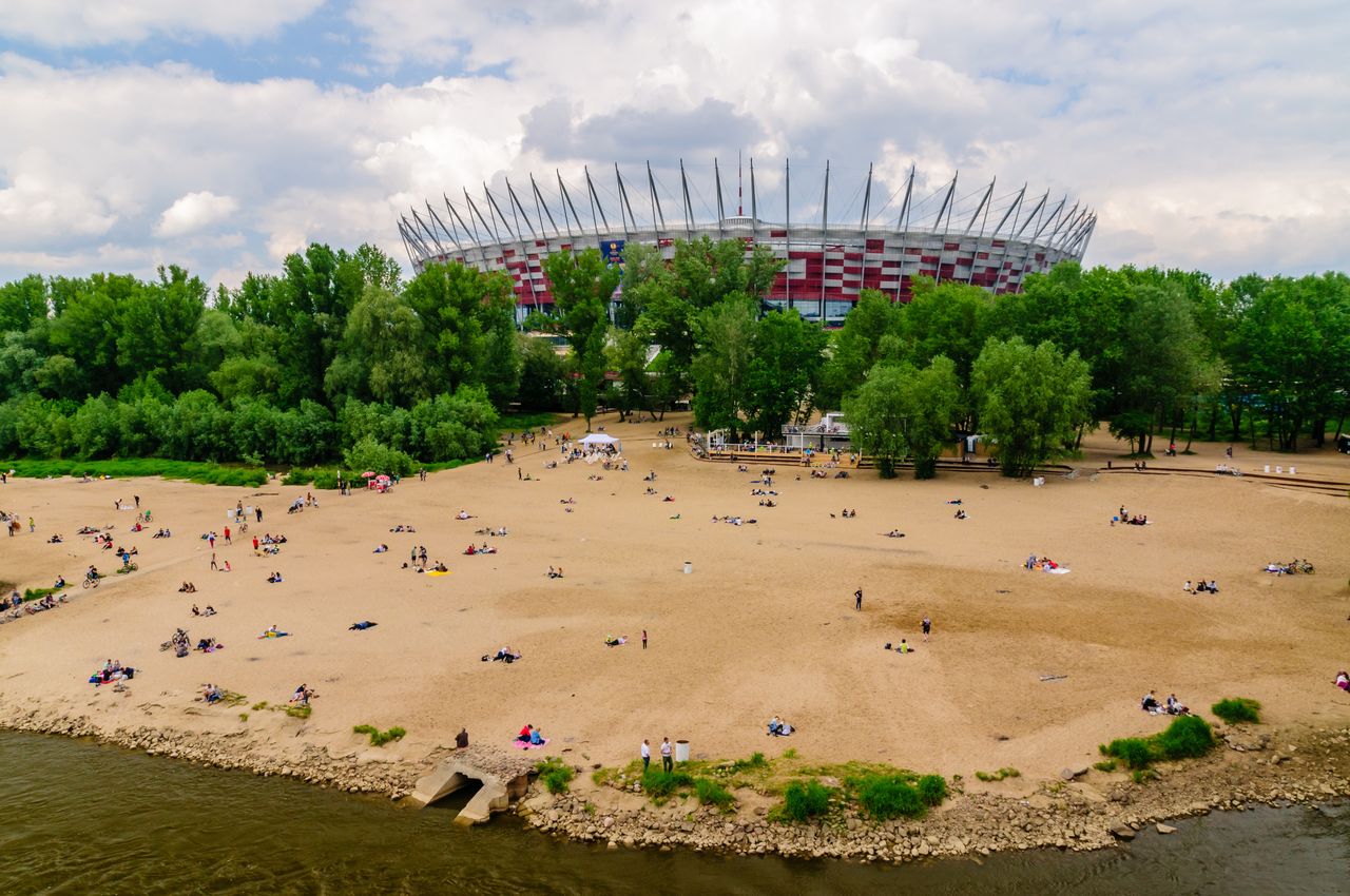 Warszawa walczy o odzyskanie basenów nad Wisłą. Wizytówka PRL
