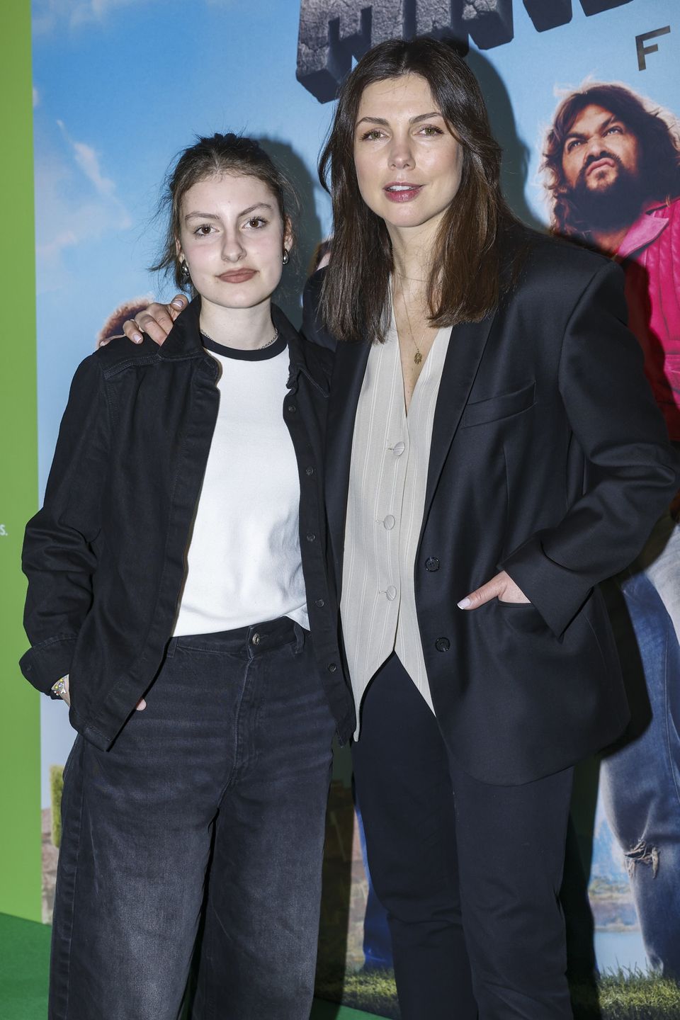 Karolina Gorczyca na premierze filmu z córką