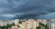 Burza. Silna burza na północ od Warszawy. W stolicy mocno wieje