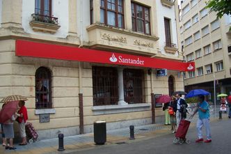 Miliardowa transakcja na akcjach giganta. Santander tnie udziały