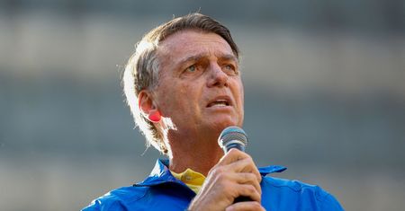 Próbował przeciąć opaskę, by uciec. Sąd zdecydował ws. Bolsonaro