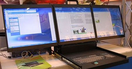 3 ekrany i jeden kabel, czyli upraszczamy sobie życie