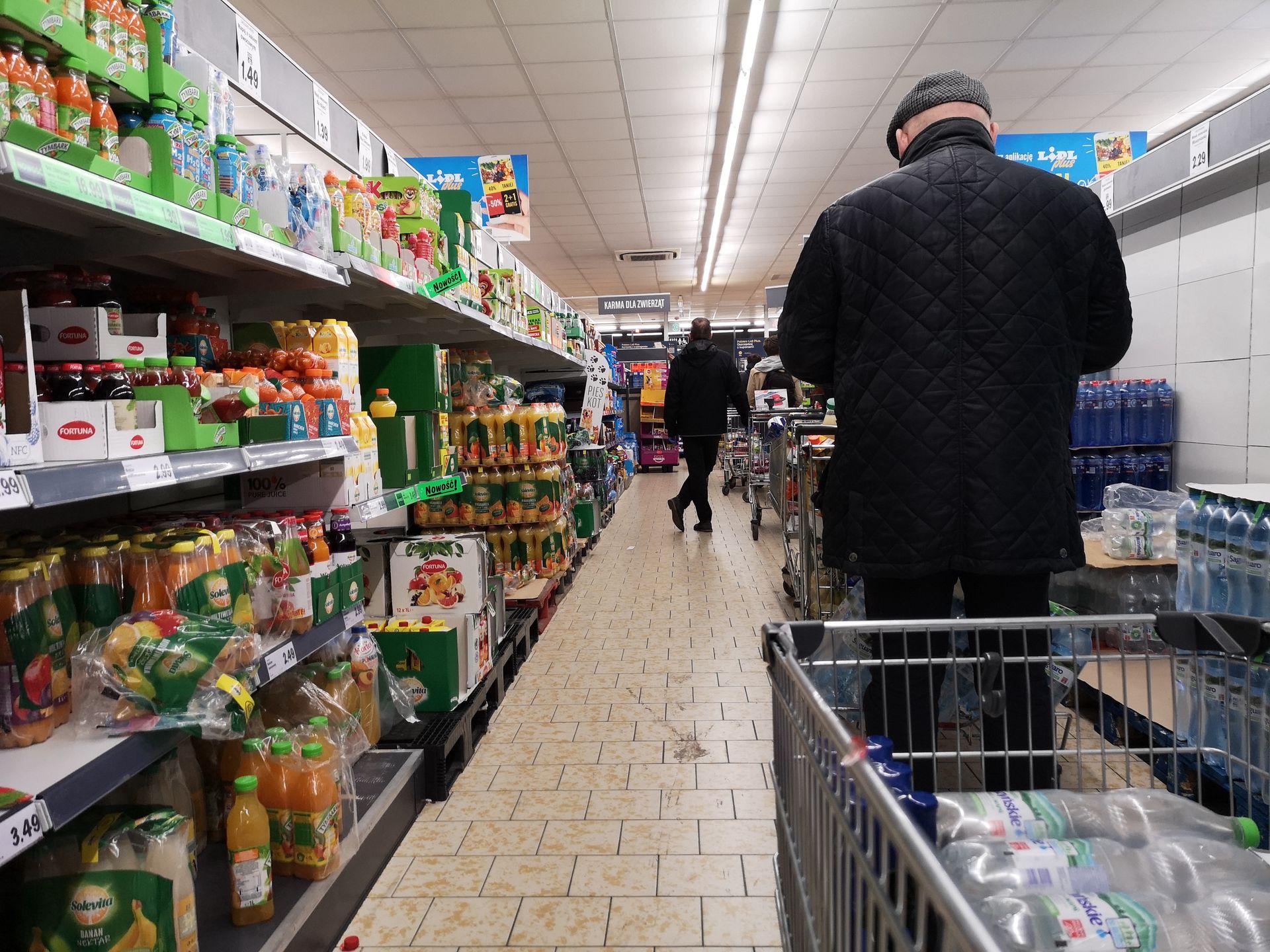Godziny dla seniora miały zlikwidować problem kolejek. W rzeczywistości powiększyły go.