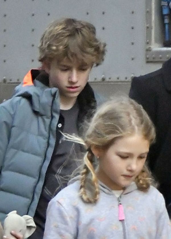 Blake Lively i Ryan Reynolds na rodzinnym spacerze