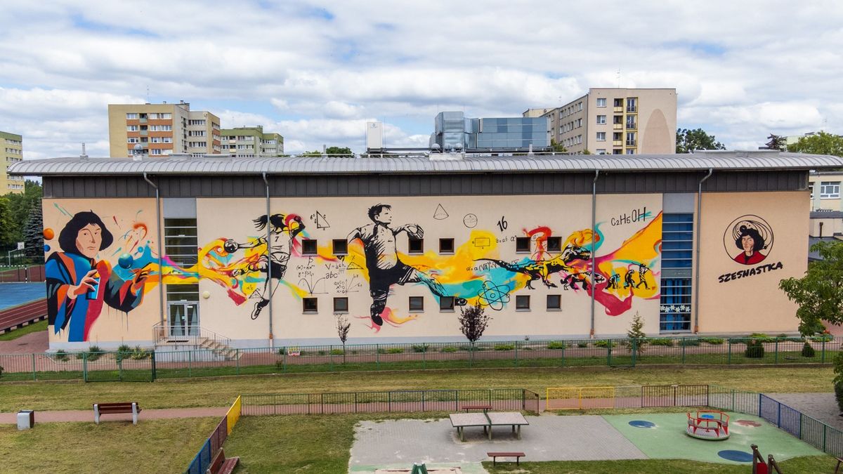 Nowy mural na ścianie hali sportowej 