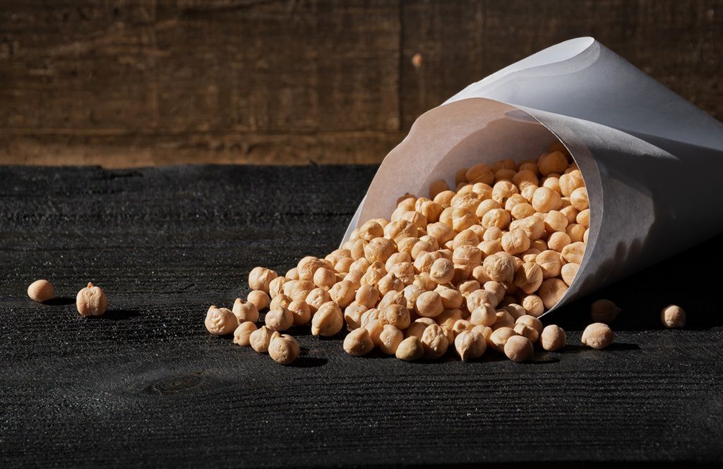 Ciecierzyca w diecie dziecka. Od kiedy możemy ją wprowadzić, jakie są korzyści ze spożywania ciecierzycy?