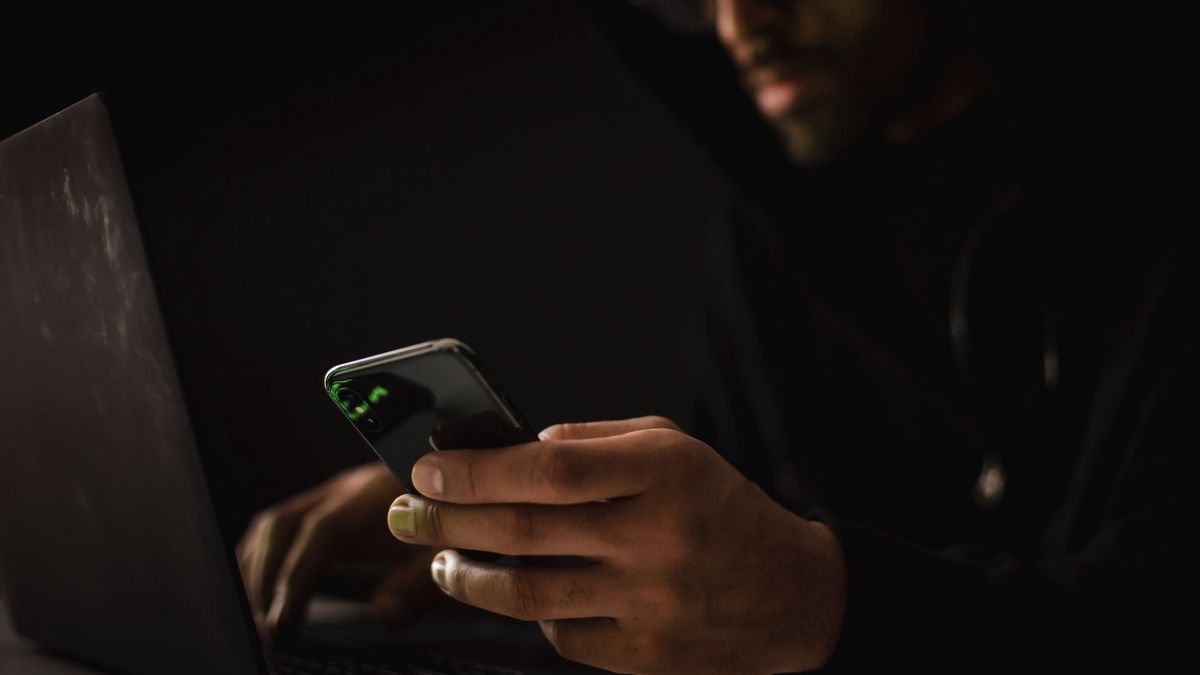 Hakerzy wykorzystują exploity, by przejąć kontrolę nad naszymi systemami.