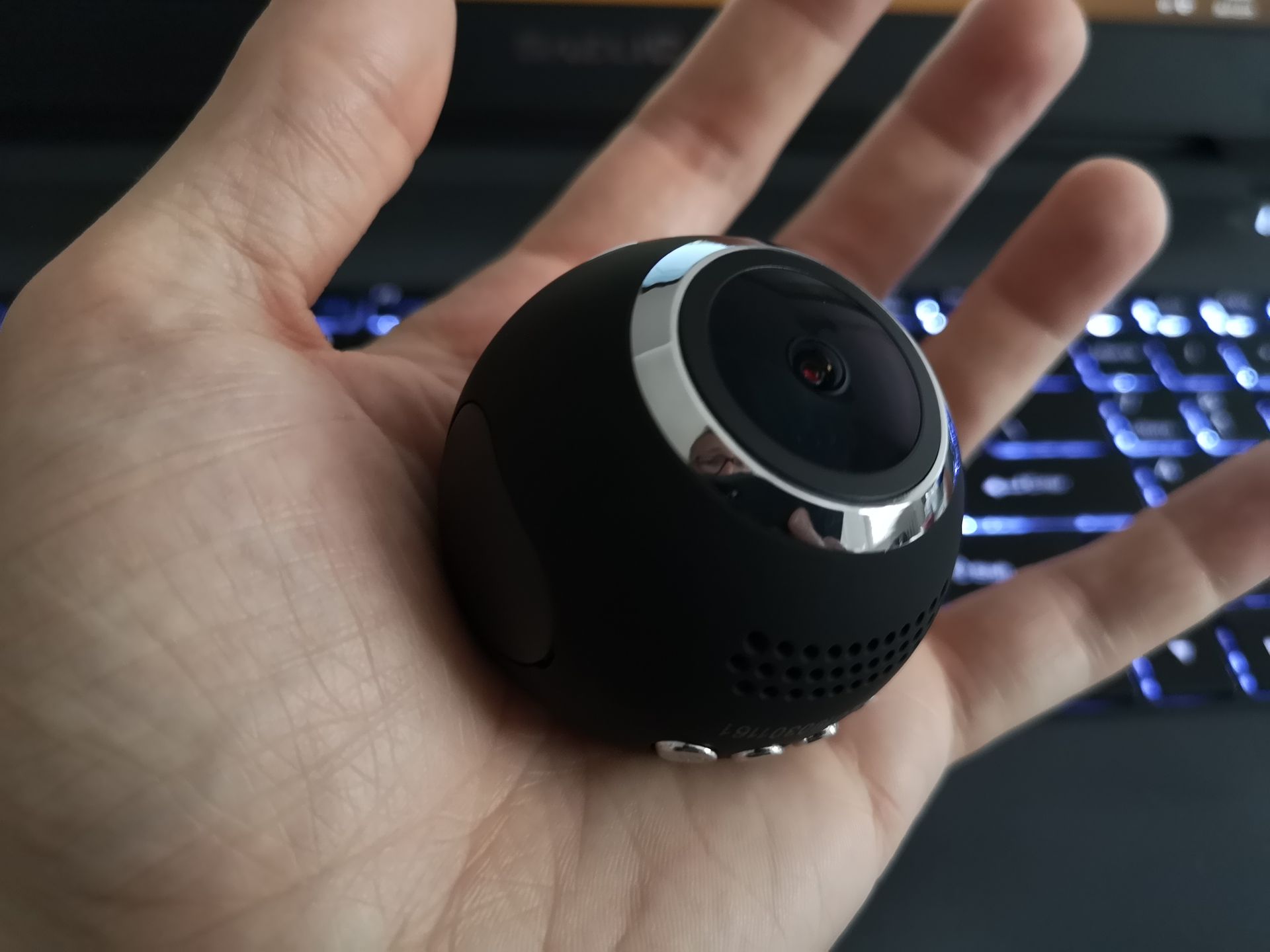 Krótki test Navitel R1050: Kamerka z GPS i bazą fotoradarów 4