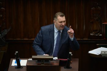 Czarnek zaskoczył wszystkich, nagle przemówił po włosku. Ekspertka ocenia