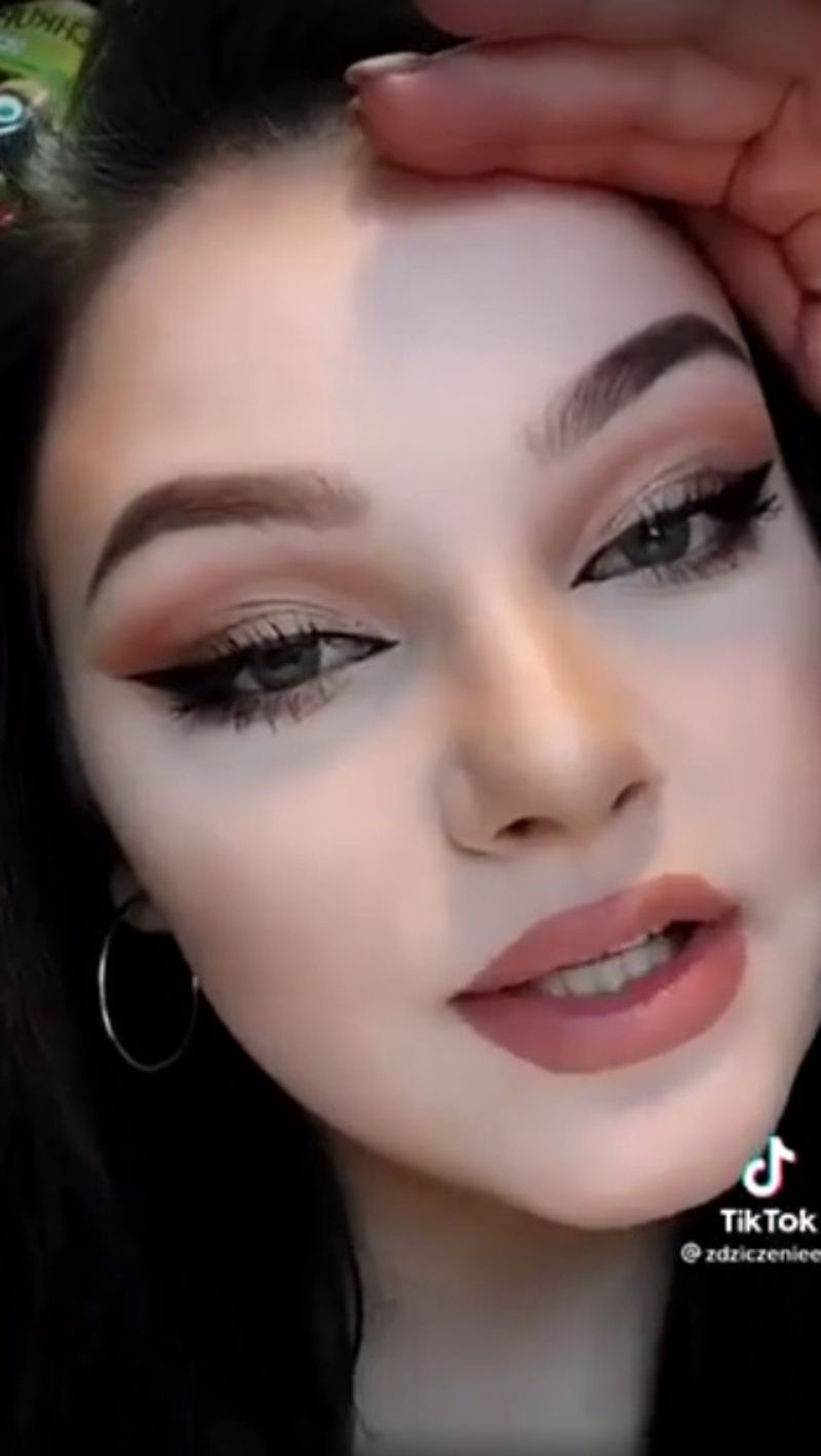 Tiktokerka opowiada o "randce" z Tindera ze znanym polskim youtuberem
