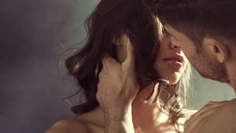 Seks podczas miesiączki - fakty i mity, zalety, wady, bezpieczeństwo