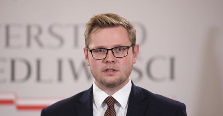 A Woś dalej swoje. Mówi o "mitycznym systemie"